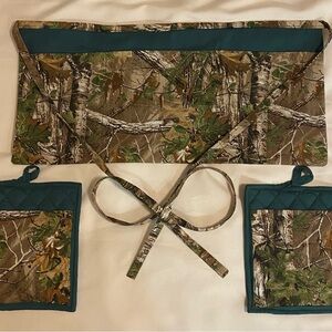 Camouflage Apron and Pot Holders Set Handmade with Cotton Apron has 3 Pockets